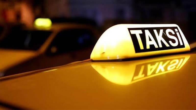 Bakıda 1000-ə yaxın sürücü iki taksi şirkətini boykot edir (FOTOLAR)