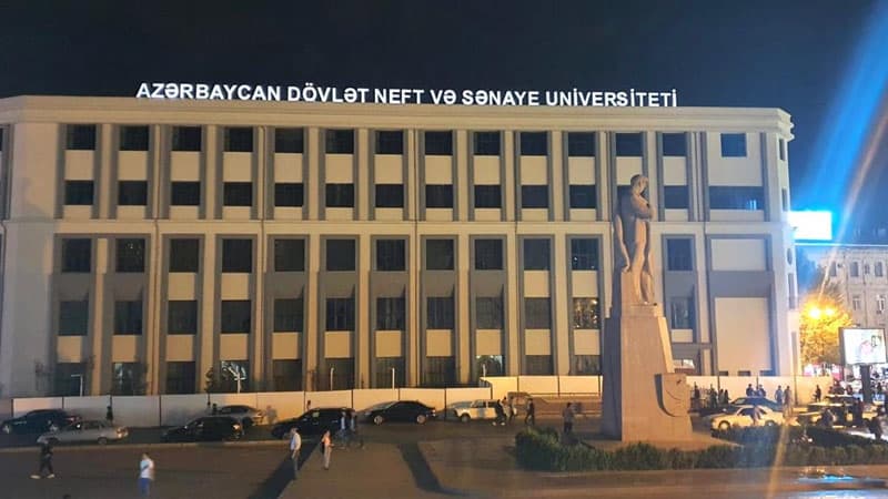 Universitetdən kobud qanun pozuntusu: 136 minlik tender yeni yaranan şirkətə verildi (FOTO/VİDEO)