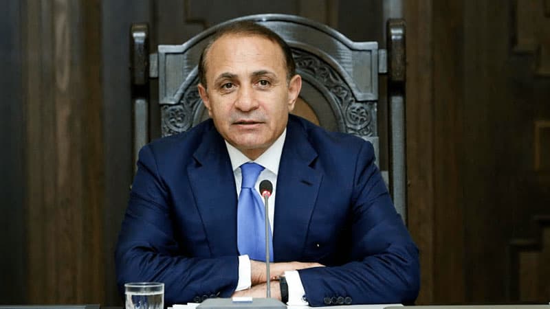 Keçmiş məmur Ermənistanın sabiq baş nazirini koronavirusa yoluxdurdu