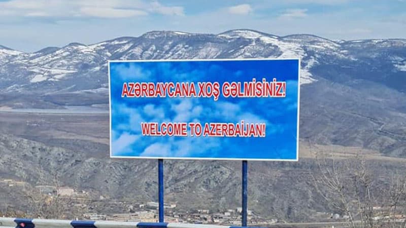 Sərhəddəki bu lövhə erməniləri təşvişə salıb (FOTOLAR)