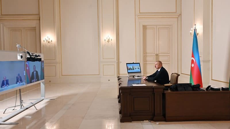 İlham Əliyev videoformatda qəbullar keçirib (FOTOLAR)