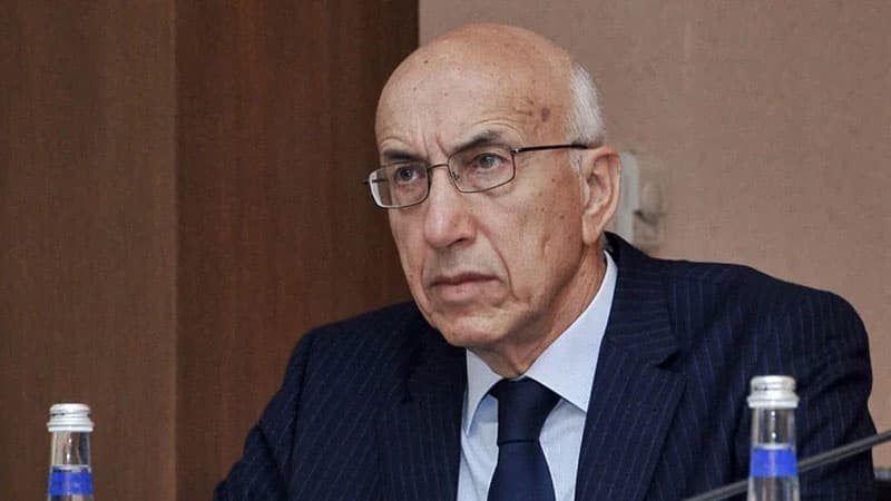 Prezident Arif Rəhimzadəni təltif etdi
