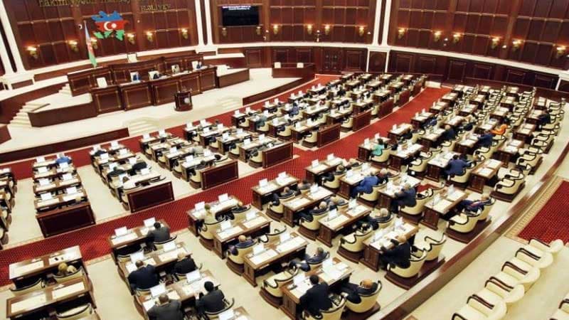 Deputatlar nə qədər maaş alır? (RƏSMİ)