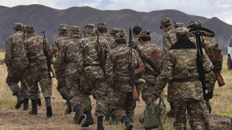 Ermənistanda rüşvətlə əsgərləri arxa cəbhəyə keçirən polkovnik saxlanıldı