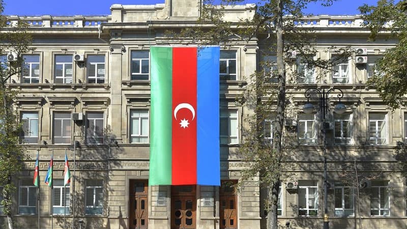 “Hərbiləşdirilmiş Mühafizə İdarəsi”nin direktoru işdən çıxarıldı