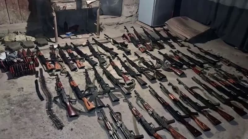Qarabağdan 45 silahı qanunsuz olaraq aparan "polis rəisi" həbs edildi