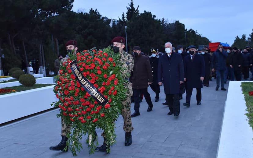 Nəşi 5 ay sonra tapılan şəhidimiz dəfn edildi (FOTOLAR)
