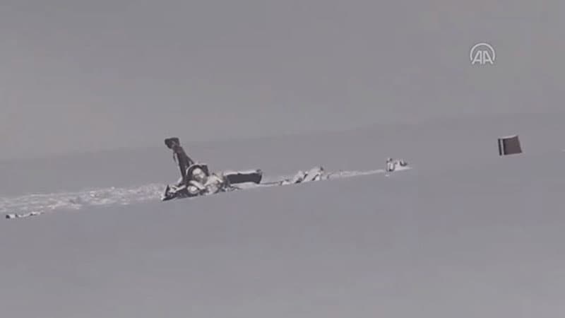 Türkiyədə qəzaya düşən helikopterin dağıntılarından ilk görüntü (VİDEO)