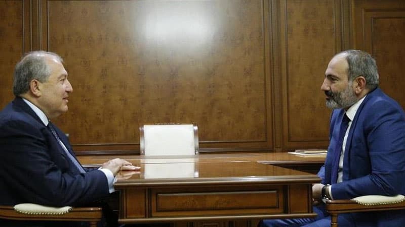 Paşinyan və Sarkisyan növbədənkənar seçkiləri müzakirə etdi