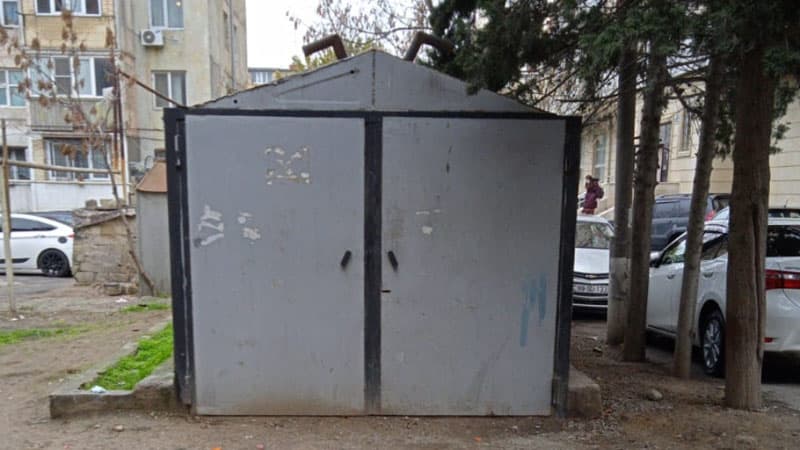 Məmurların özbaşınalığından bezən xanım alim qarajda yaşamaq istəyir (FOTOLAR)
