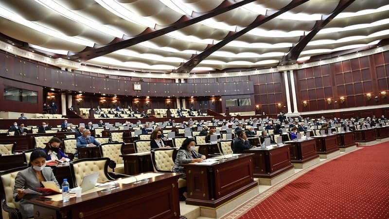 Parlament hökumətin hesabatını qəbul etdi