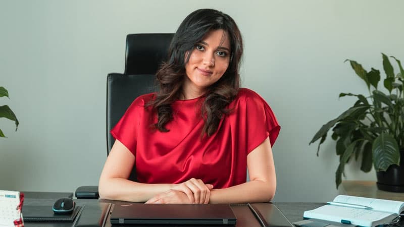 "AccessBank”ın simaları": Xəzinədarlıq və Beynəlxalq Əlaqələr Departamentinin rəhbəri Dinara Cavadova