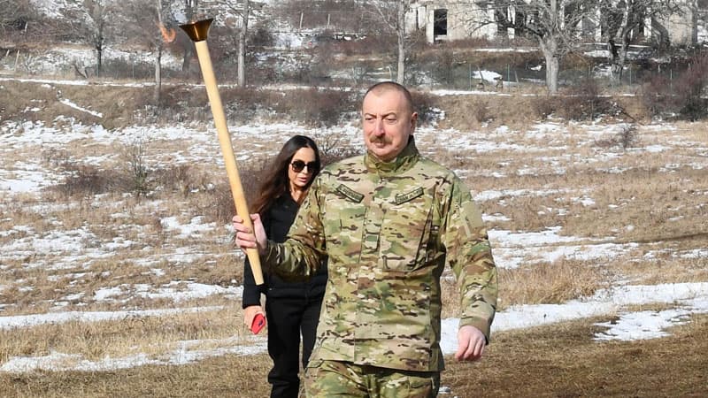 Prezident Şuşa döyüşlərindən danışdı: "Tapançalarla, süngü-bıçaqla..."