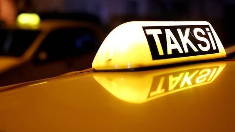44 min manatı taksidə unutdu, sürücü avtomobili şirkətə təhvil verib yoxa çıxdı