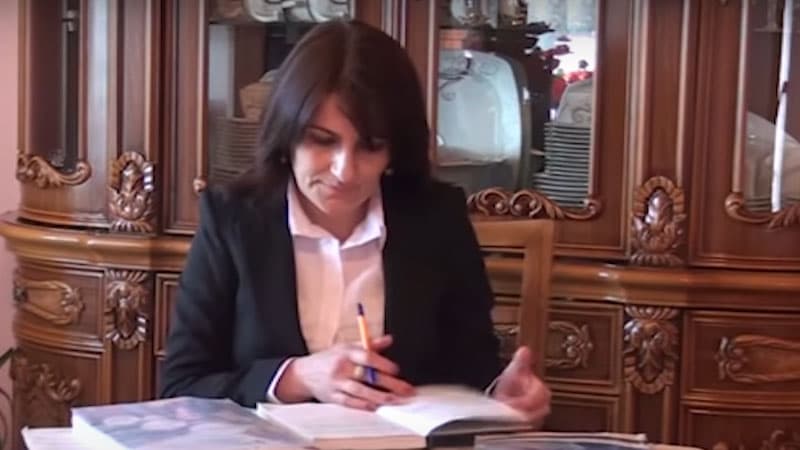 Kənd müəllimi ölkə birincisi oldu (VİDEO)