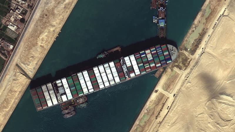 Bir neçə saat sonra Süveyş kanalında naviqasiya bərpa oluna bilər