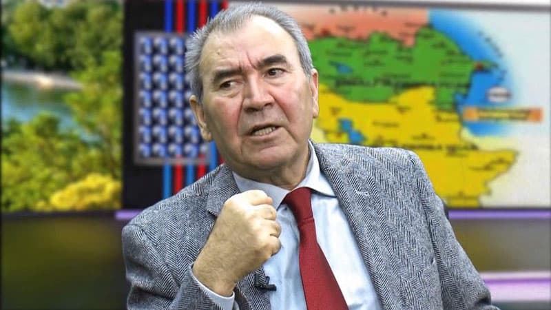 "Əxlaqsızlıq - başqasının intim həyatına burun soxmaqdır" - Cəmil Həsənli (VİDEO) 