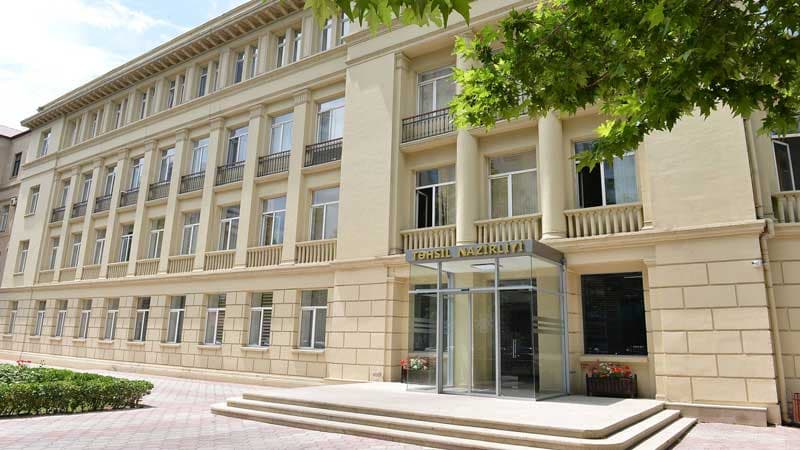Bakıda məktəblərin bağlanması iddiaları ilə bağlı açıqlama