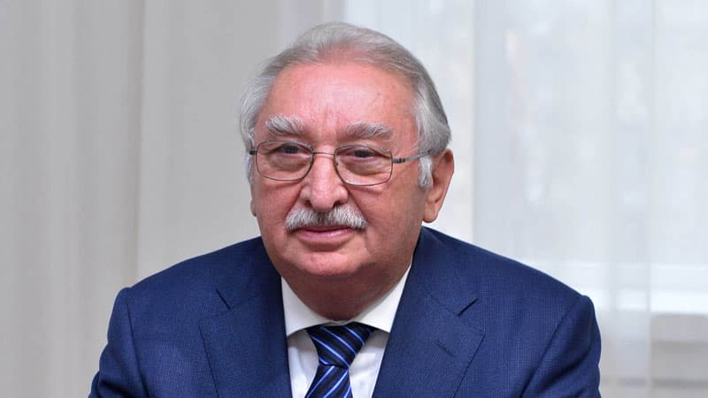 Keçmiş deputatla bələdiyyə üzvü arasında məhkəmə çəkişməsi başladı