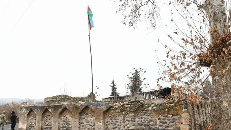 Polis Qubadlıya getmək istəyənləri saxladı
