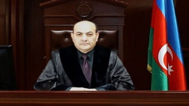 Koronavirusdan ölən hakimin oğlu həbsdən buraxıldı (FOTO/VİDEO)