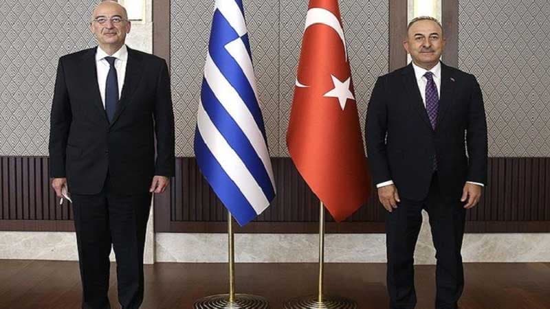 Yunanıstan XİN rəhbəri Ankarada mətbuat konfransında münaqişə yaratdı (VİDEO)