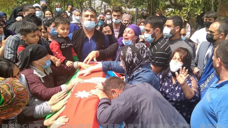 Azərbaycan Ordusunun şəhid hərbi qulluqçusu dəfn olundu (FOTOLAR)
