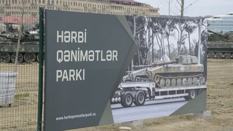Hərbi Qənimətlər Parkı: muzey eksponatlarına toxunmaq olarmı?