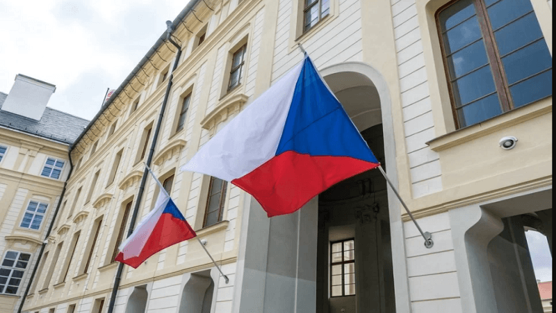 Çexiya XİN Rusiyaya vaxt verdi: Əks halda 60 rus diplomat ölkədən qovulacaq