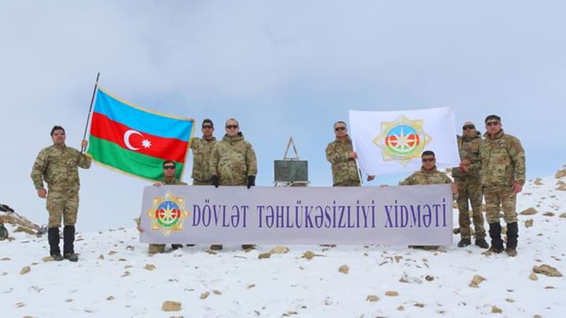 DTX əməkdaşları “Heydər zirvəsi”nə yürüş təşkil etdi (FOTO)