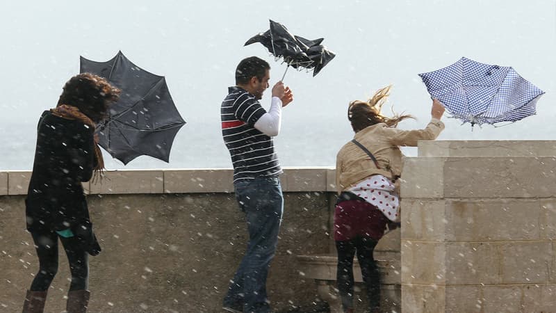 Nazirlik hava şəraiti ilə əlaqədar əhaliyə müraciət etdi