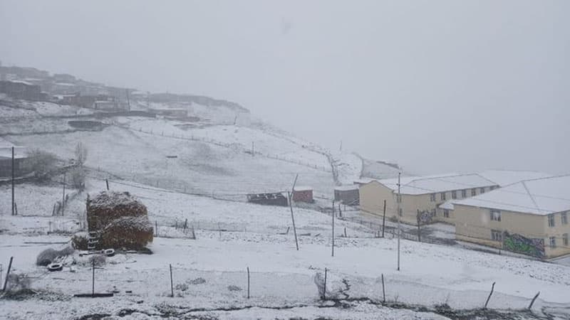 Xınalığa qar yağdı