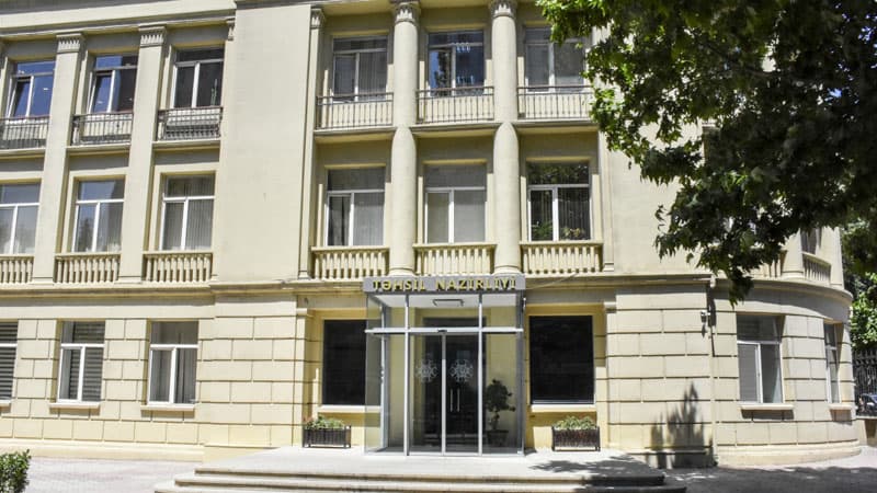 Azərbaycanda bir şagirdi olan iki məktəb var