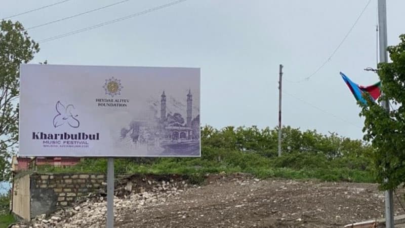 Prezident və birinci xanım Şuşada "Xarıbülbül” festivalının açılışında iştirak etdi (VİDEO)