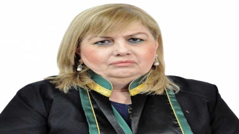Azərbaycanda vəkil külli miqdarda mənimsəmədə təqsirləndirilir (FOTO)