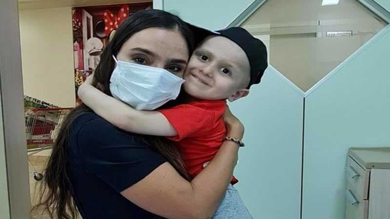 Leyla Əliyeva Uşaq Onkologiya Klinikasında müalicə alan körpələrlə şəkillər paylaşdı (FOTO)