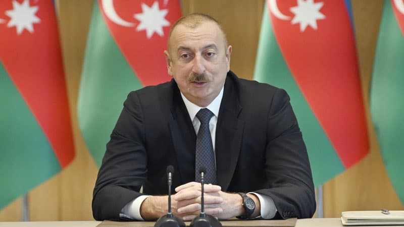 Prezident bu şəxsləri təltif etdi (SİYAHI)