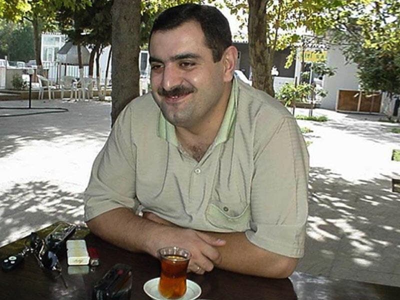 İki dəfə evləndi, qızlarına verdiyi sözü tutmadı - Komediyaya baxıb gülərkən ölən müğənnimiz