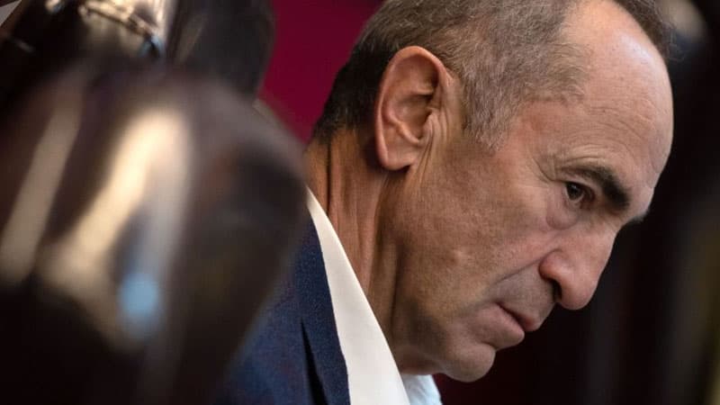 Robert Koçaryan Ermənistan hakimiyyətinə xəbərdarlıq etdi