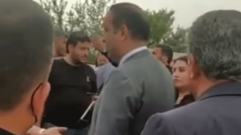 Kənd sakinləri deputatı niyə qovub? (AÇIQLAMA/VİDEO)