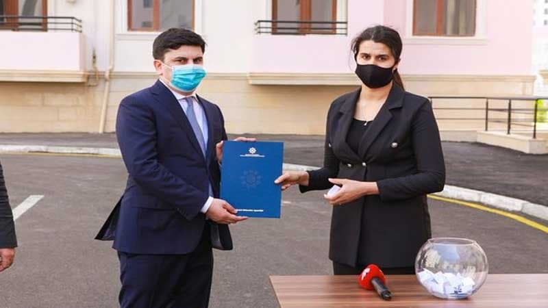 40 şəhid ailəsi və Qarabağ müharibəsi əlilinə mənzillər təqdim olundu (FOTO)