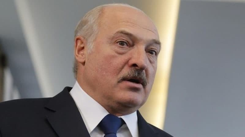 Lukaşenko Putin və Baydeni Belarusa çağırdı: “Gəlin, burda müzakirə edək”