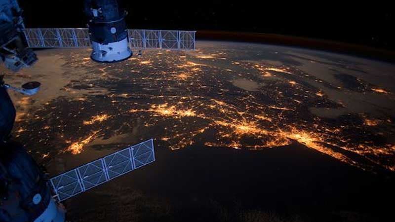 NASA-dan Türkiyə ilə bağlı paylaşım: “Hey İstanbul, parıldayırsan!” (FOTO)
