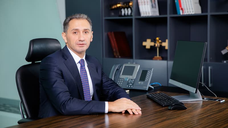 Rəşad Nəbiyev bir gündə 25 vəzifəli şəxsi işdən çıxardı