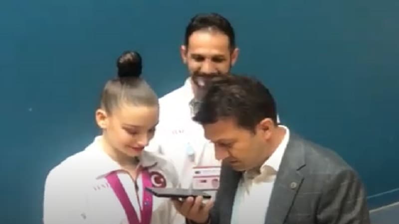 Ərdoğan Bakıda dünya çempionu olan idmançıya zəng etdi (VİDEO)