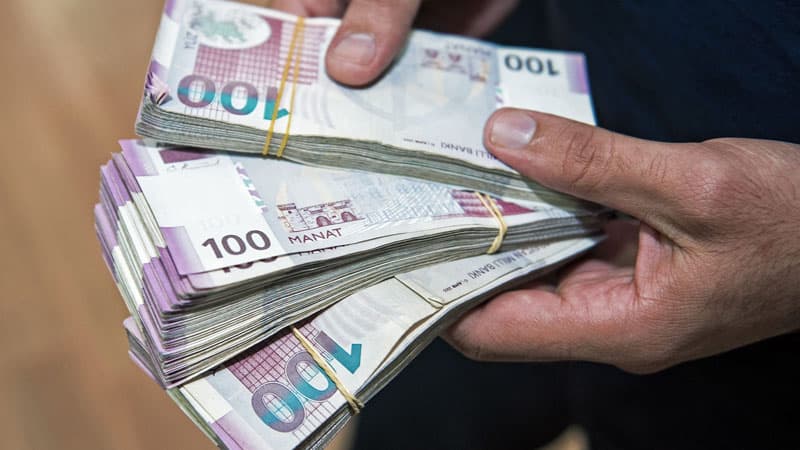 Adına 5 şirkət, 261 min manat borc var, amma özünün xəbəri yoxdur (VİDEO)