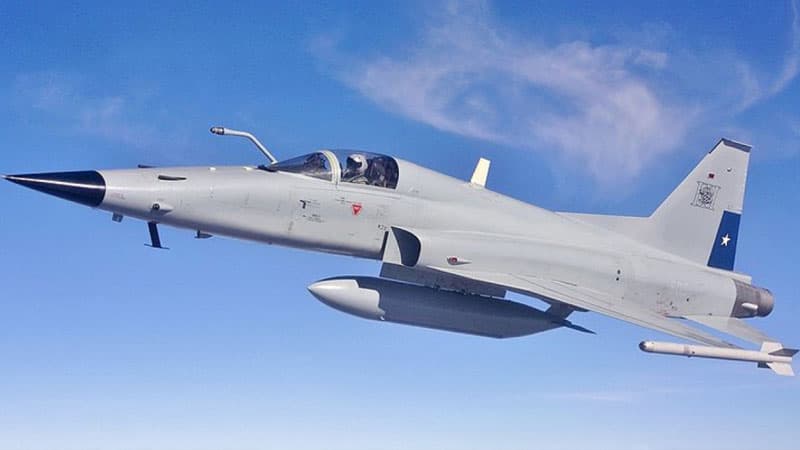 İranda qırıcı təyyarə yerdə ola-ola katapult baş verdi, iki pilot öldü