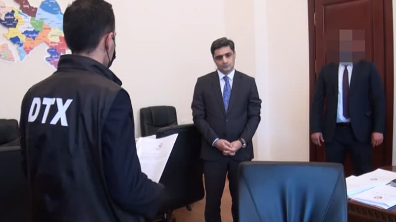 Sabiq nazir müavini 1 milyon 800 min manat rüşvət alıb - İttiham