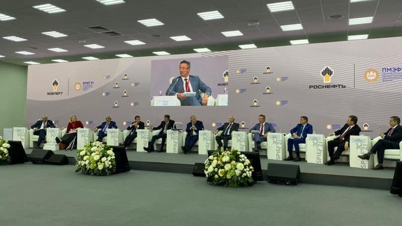 SOCAR prezidenti Sankt-Peterburq beynəlxalq iqtisadi forumunda çıxış etdi