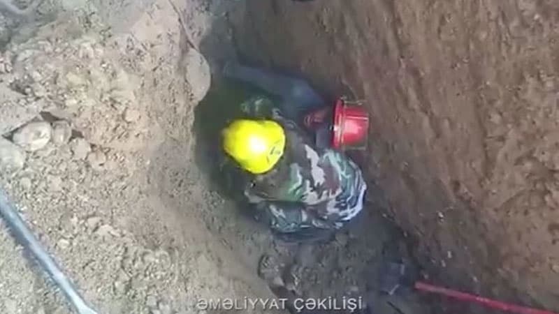 FHN torpaq uçqunu altında qalmış şəxslərin xilas edilmə görüntülərini yaydı (VİDEO)